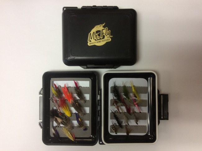 Mr Fly Waterproof & Floatable Fly Box w/ 11 Streamer & 11 Nymph Flies-0